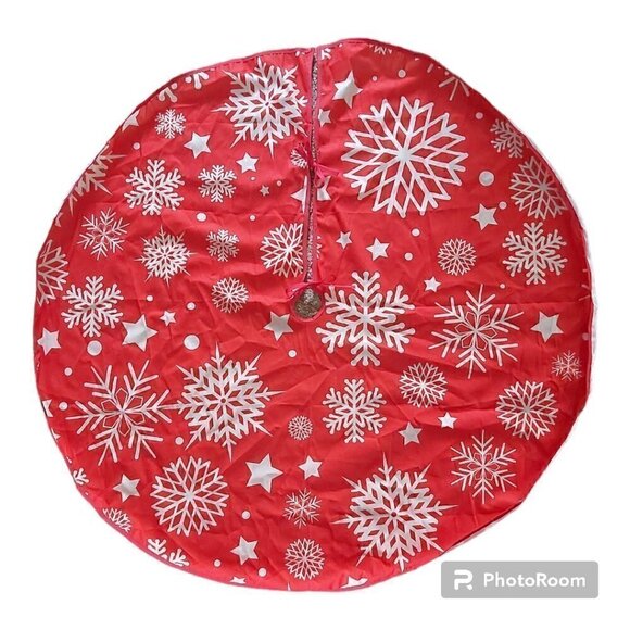 NWOT Large Red Christmas Tree Skirt With White Snowflakes - Size 46.5 Inches - Picture 1 of 2